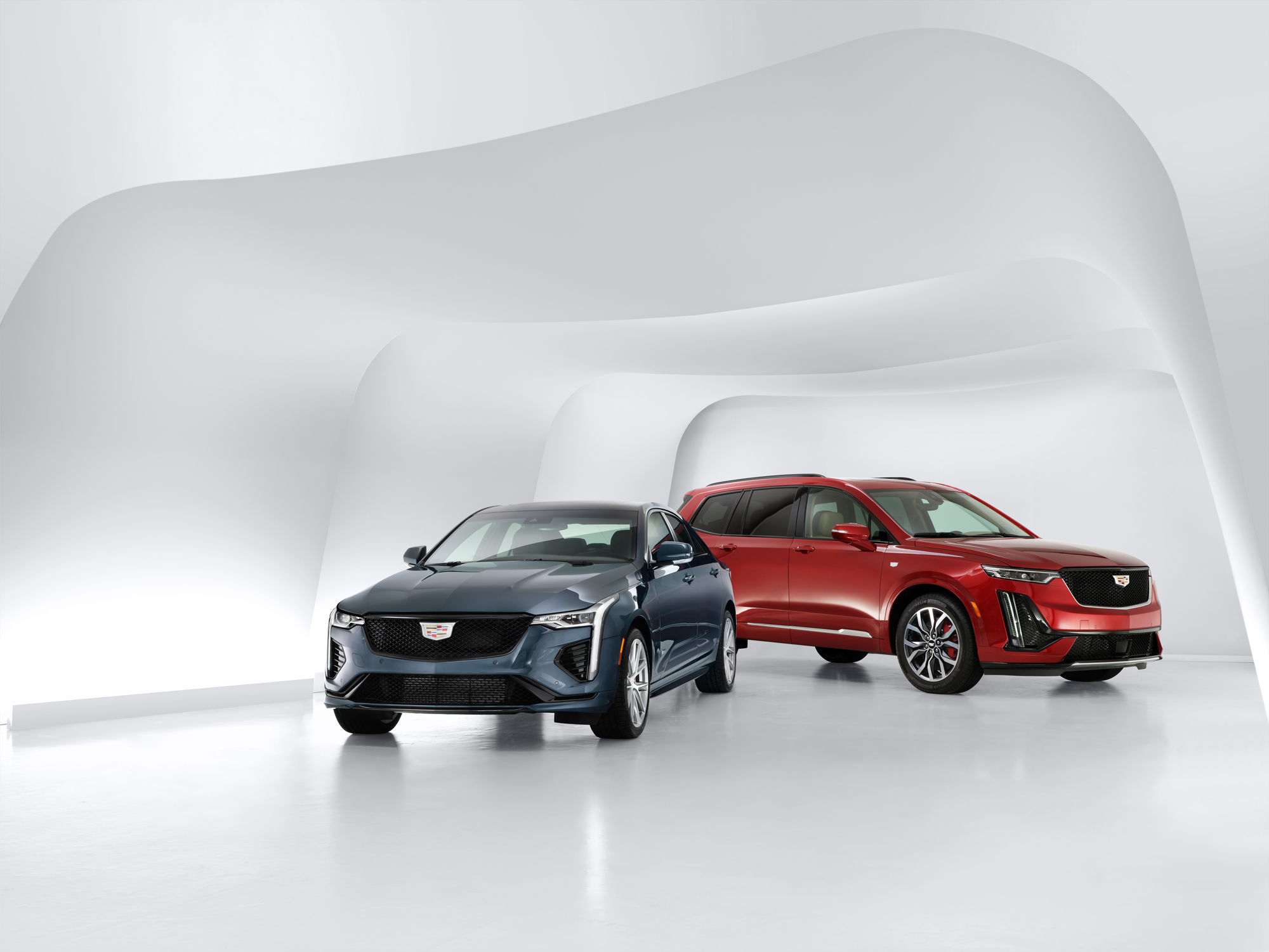 Cadillac-Live-SUV-Grouping_R2_NoTalent